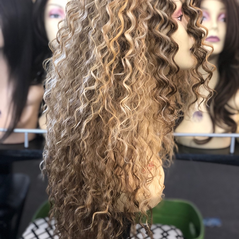 Wig Long Blonde Curly Wig - Picture 6 of 9